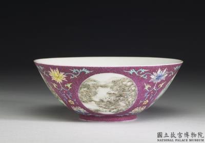 图片[2]-Pair of soup bowls in yang-ts’ai enamels with incised red ground pattern of flower brocade and landscape décor 1743 (Ch’ien-lung reign)-China Archive